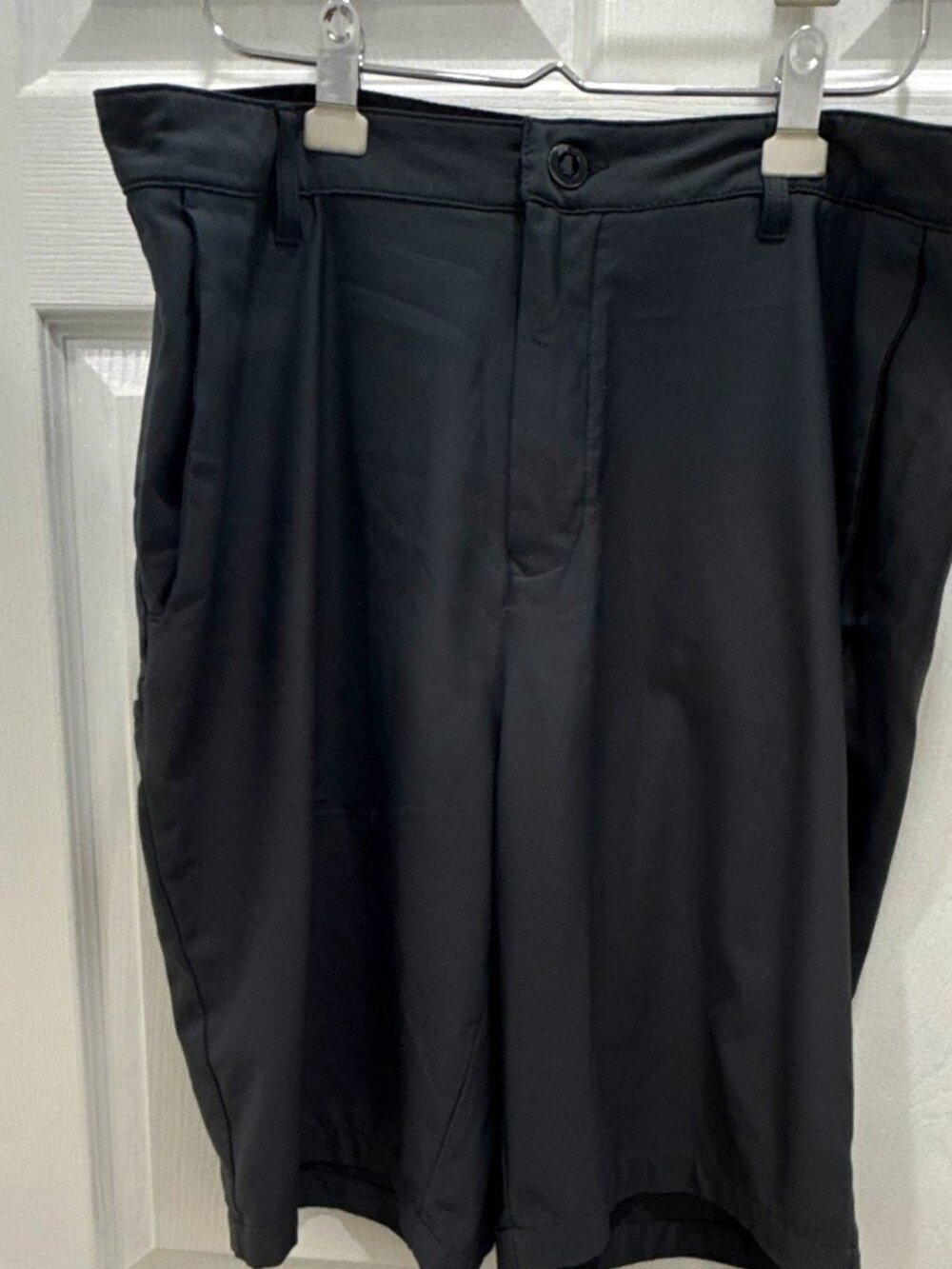 Volcom Men's 38 Gray Chino Shorts Pleated Front Button Pockets